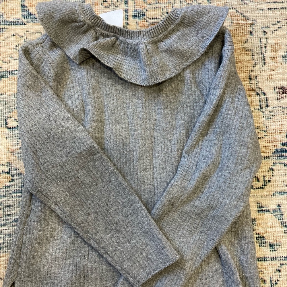 Zara sweater fits more like size 2-3 than 3-4